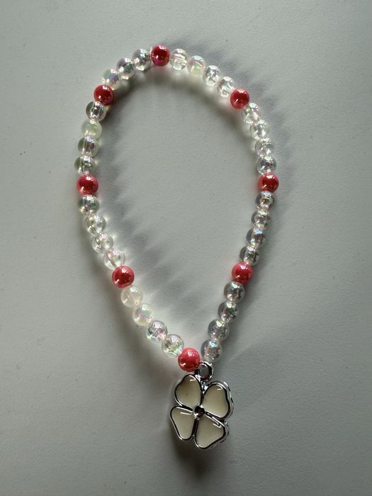 Нежна гривна с розови мъниста