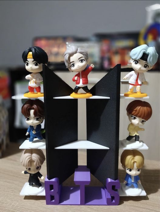 BTS Suport pentru figurine BTS + BRELOC CADOU
