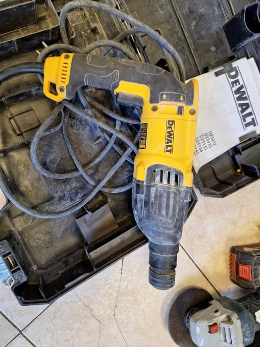 Перфоратор Dewalt D25133K