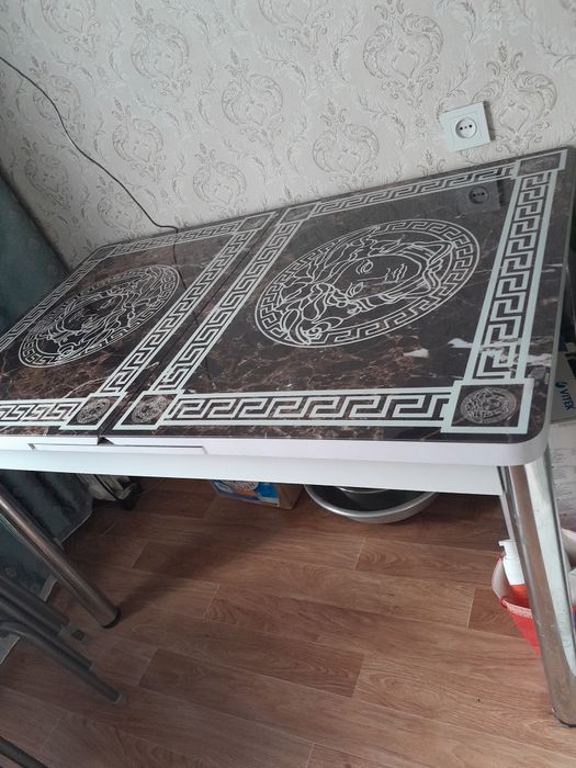Стол раздвижной  стеклянный