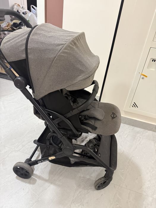 Продаетчя коляска Easywalker