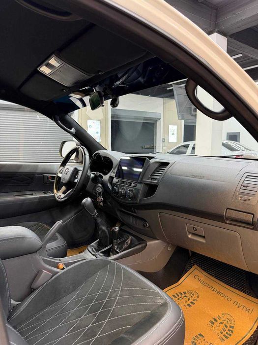 Toyota Hilux 2015 — 7