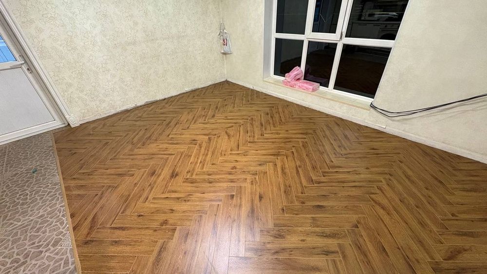 Укладка ламината,постил линолеума
