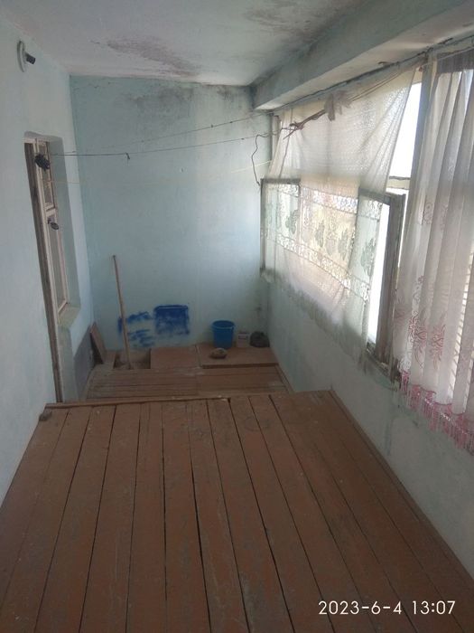 Toshkent viloyati Bekobod shahar 13-mkrda 3 xonali xonadon sotiladi