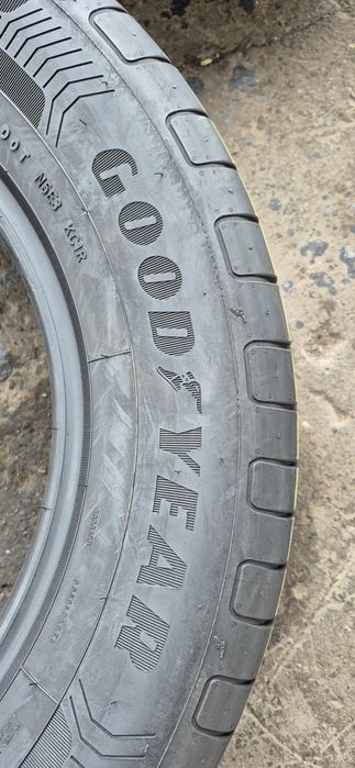 2 anvelope vara ca noi Goodyear 215/65/17.Pretul este pe bucata.