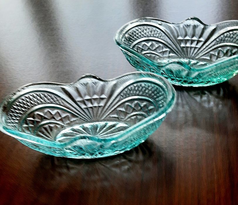 Конфетницы вазы цветное стекло 2 шт.