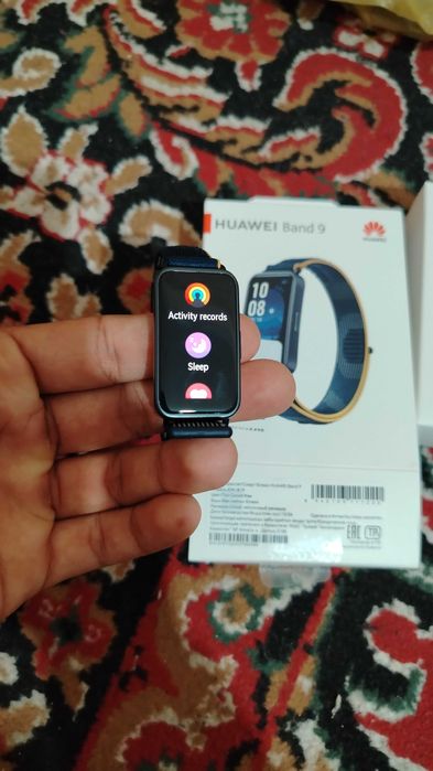 Huawei band 9 sotiladi.