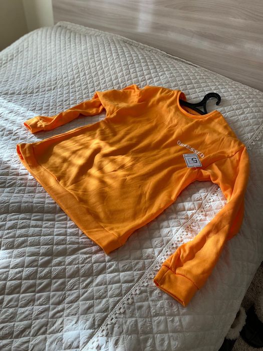 женская одежда цветная