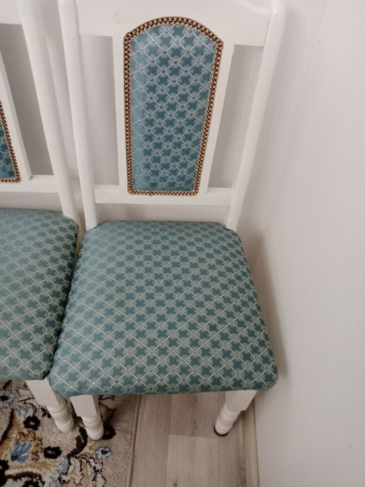 Продам стол и стулья