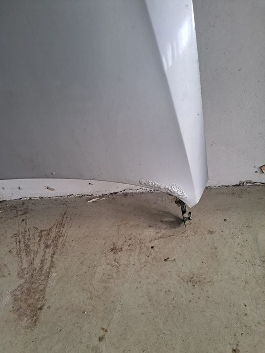 capota ,bmw e90 prezinta urme de rugina