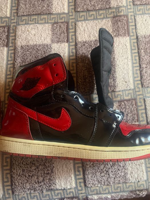 Adidasi jordan 1 patent bred