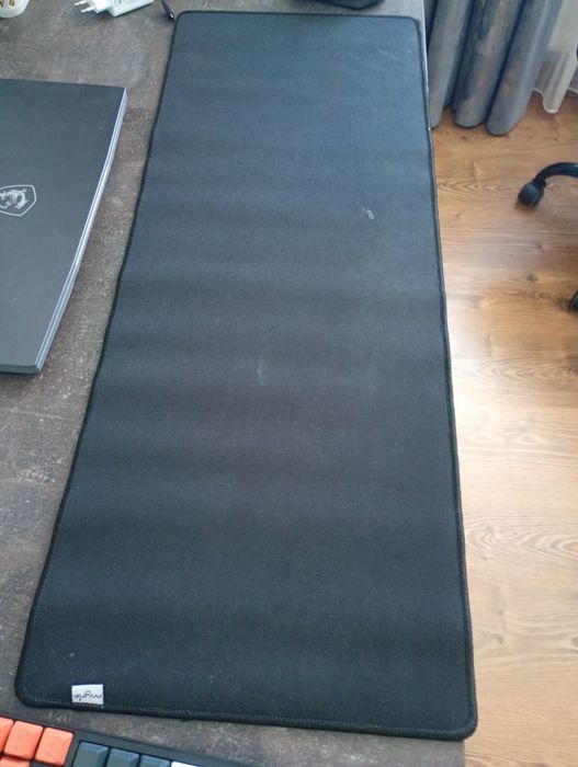 Vând laptop MSI thin 15+tastatura mecanica myria+mouse+mouse pad
