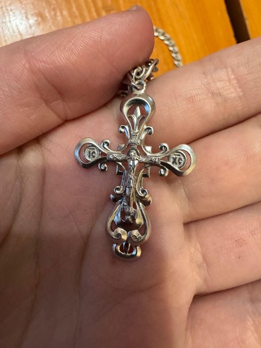 Продам крестик с цепочькой