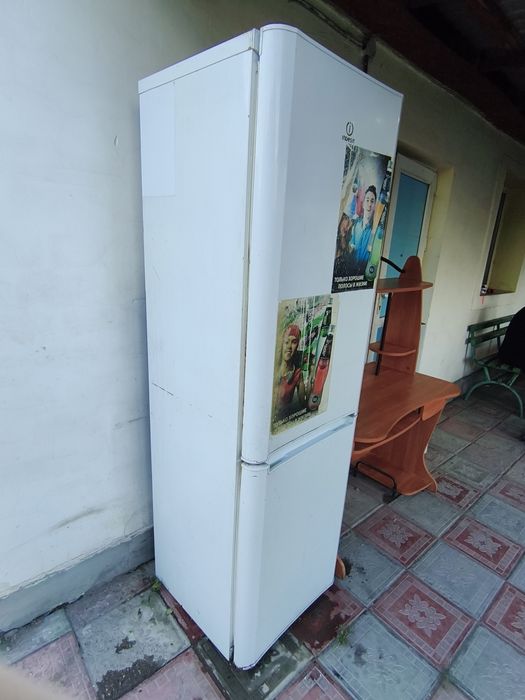 Продам холодильник