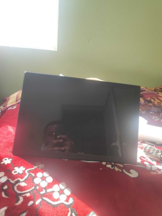 Продава се преносимо телевизорче