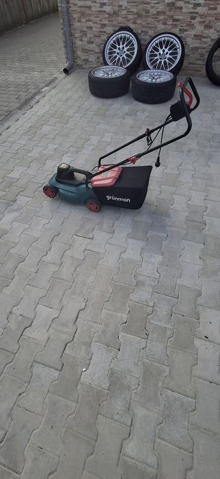 Mașină electrică de cosit iarba(tuns gazonul)