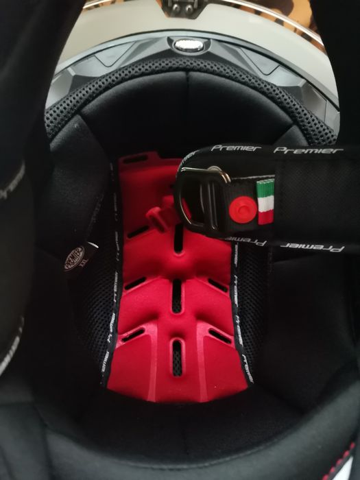 Карбонова Каска за мотор Premier Hyper Carbon 2 броя