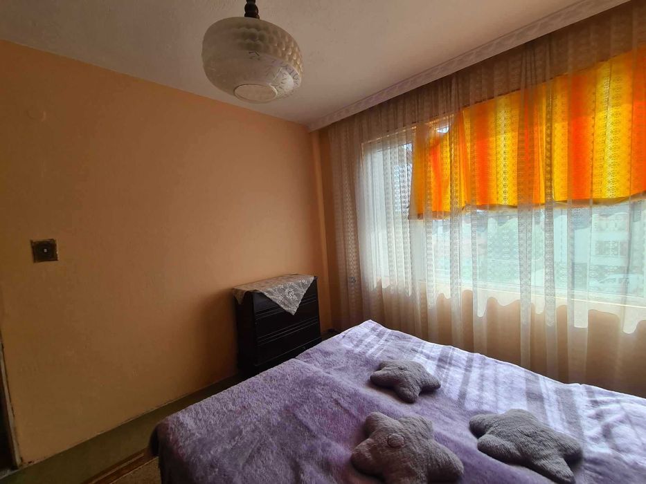 Апартамент с три спални в кв. Каменни, град Хасково