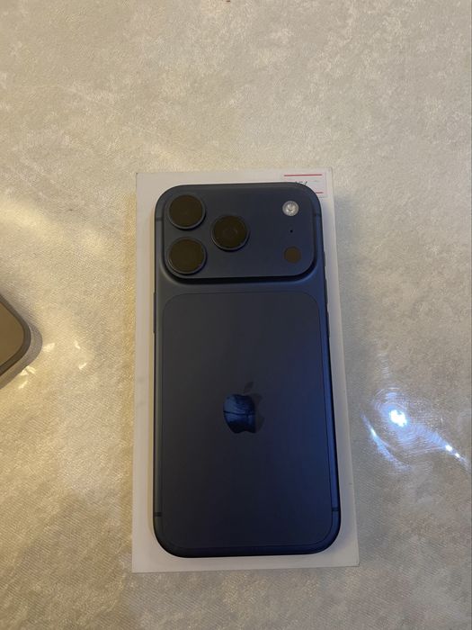 Iphone 17 pro 256 сеиний
