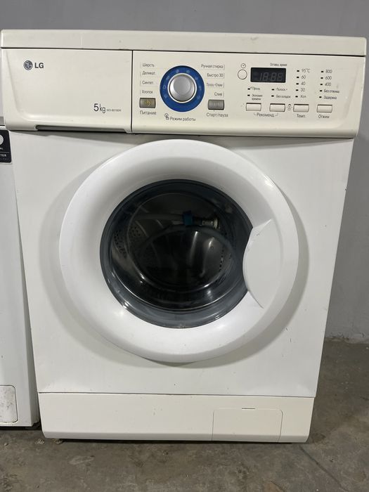 Стиральная машина в рабочем состояние