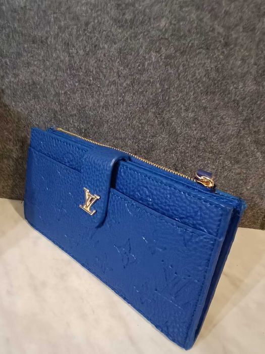 Дамско портмоне Louis Vuitton в син цвят