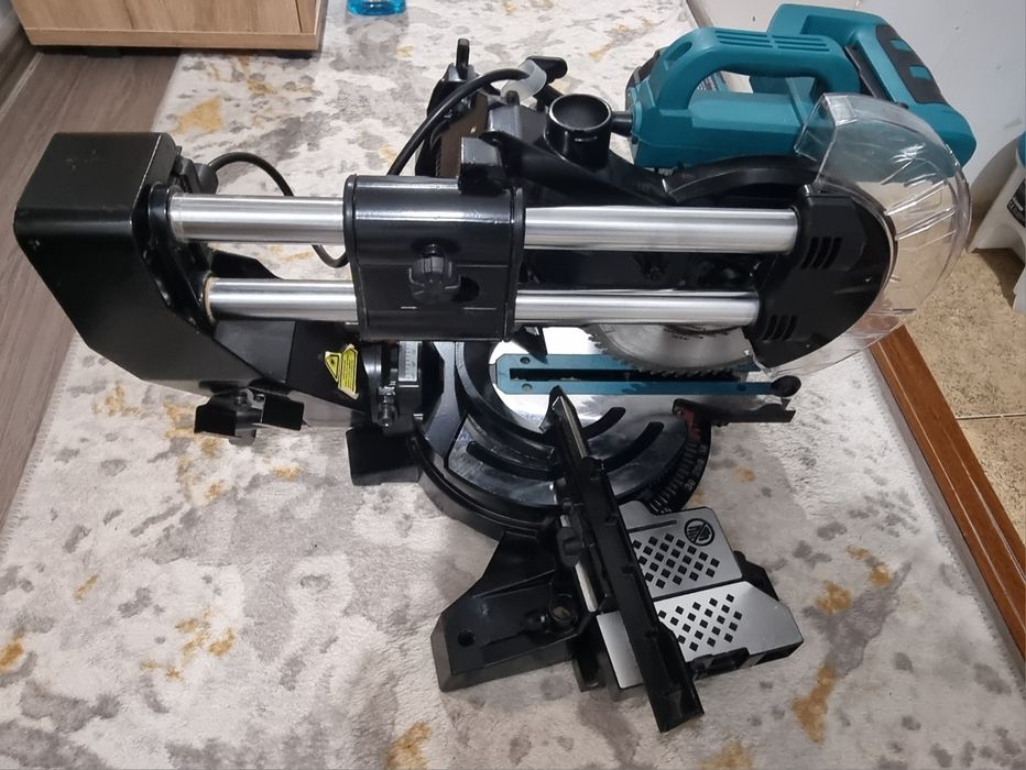 Настолен цирколяр Vonroc 1800w