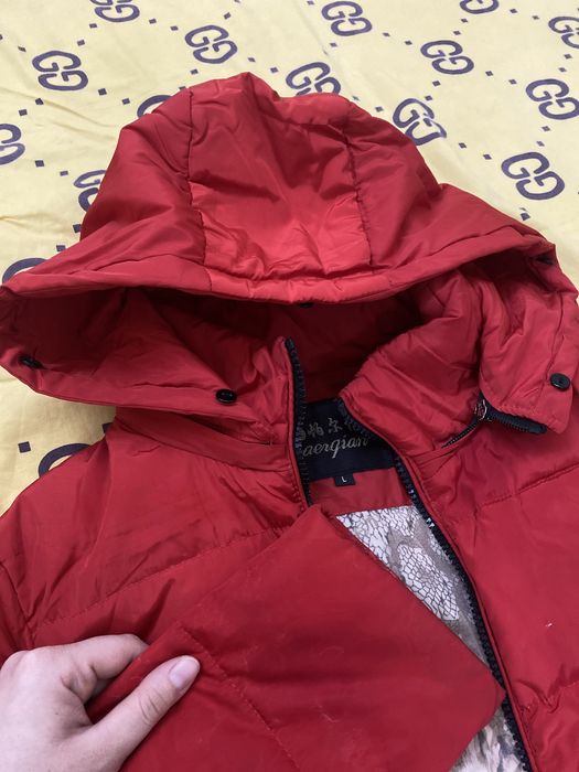Kurtka qizil razmer l  pachti yengi