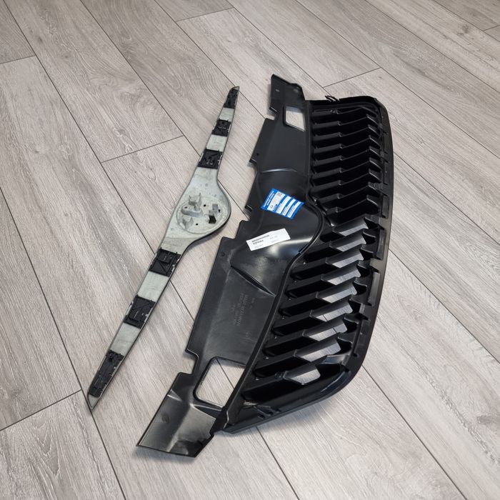 Grila bara fata / radiator / capota Skoda Fabia 2 Facelift 5J Roomster 2010-2014 #NOUA VRS SPORT NEAGRA