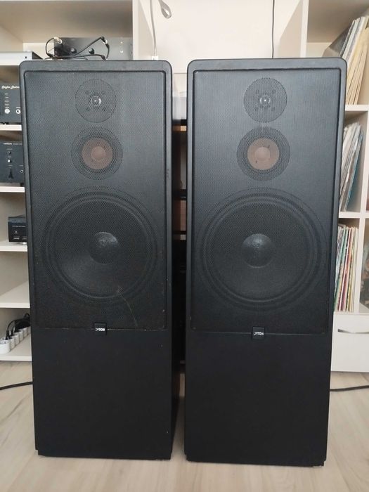 Продавам тонколони Canton CT2000