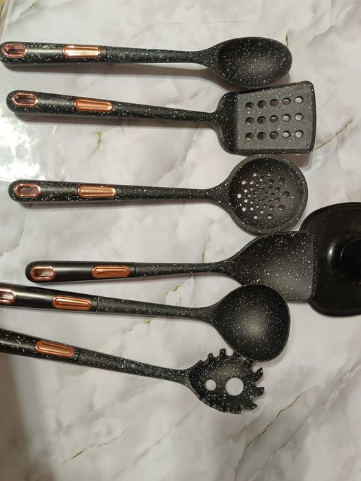 Продам кухонный набор