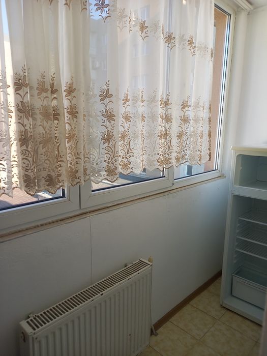 Vând garsoniera cu dormitor separat