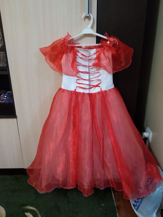 Платье на 5 -6-7лет