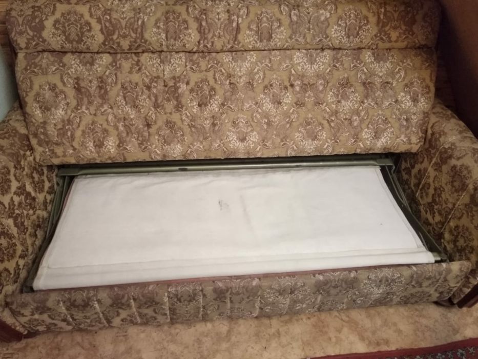 Продам Диван и два кресла