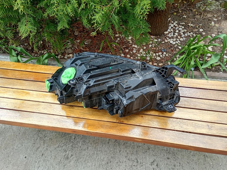 Far dreapta Skoda Octavia 4 crustal lighting full led cod 5E4941016A