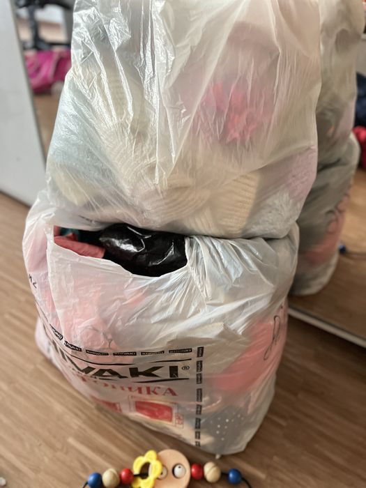 Отдам вещи на девочку 3.5-5 лет