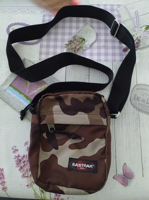 Мъжка чанта EASTPAK, LEVIS