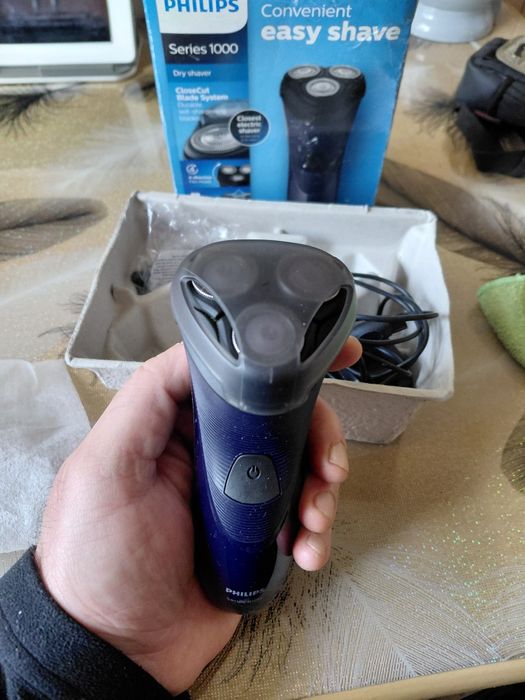 Vind aparat de ras Philips seria 1000