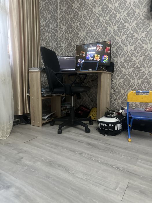 Стол письменный