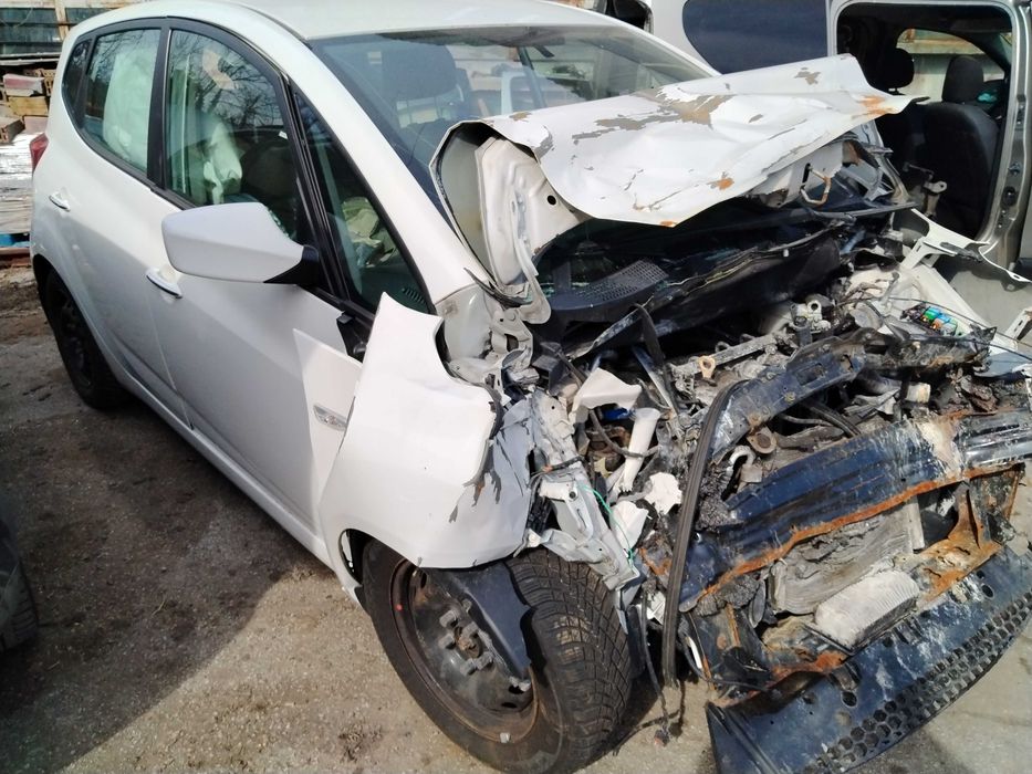 Hyundai IX20 1.6i 125 к.с. на части