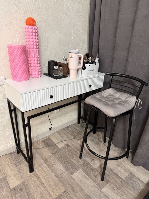 Консольный столик