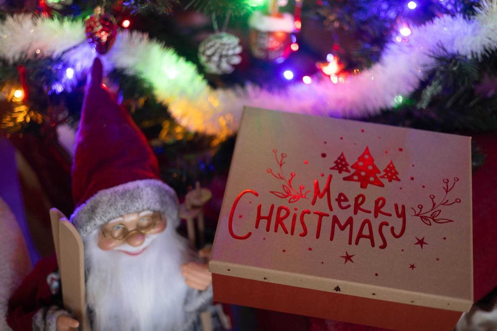 Коледни подаръчни кутии