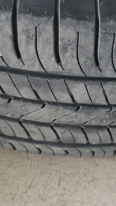 Шины 225/60/18 dunlop