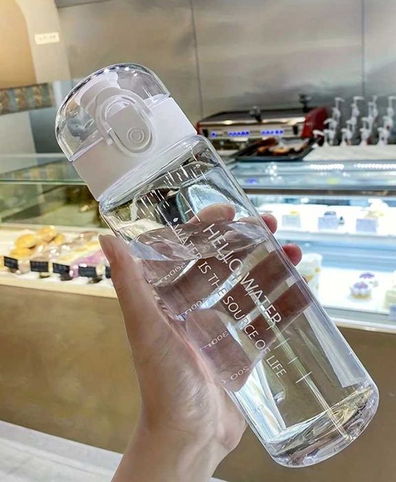 Нова бутилка за вода