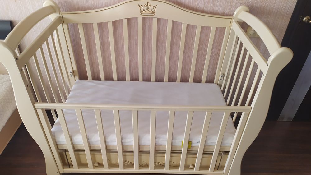 Продам детскую кроватку