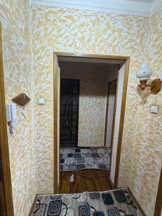 Юнусабад-13 МЕТРО 2 х комнатная квартира с обстановкой, семейным