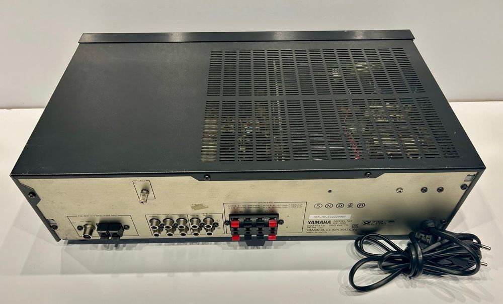 Vand amplificator Yamaha RX 330
Specificații