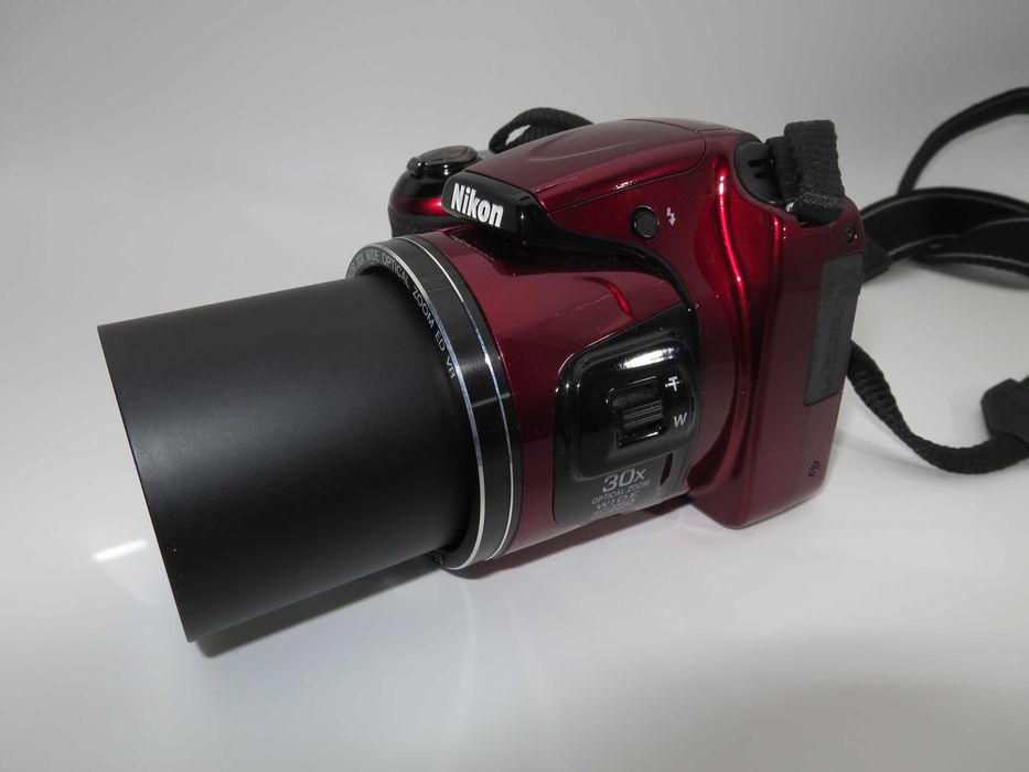 Nikon Coolpix L820 компактен цифров фотоапара с огромен 30х оптичен зум, full-hd видео, дигитална камера, работи отлично и в състояние КАТО НОВА