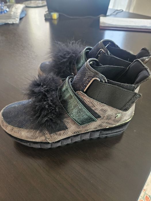 Красиви, нови боти Goseppo, на платформа.