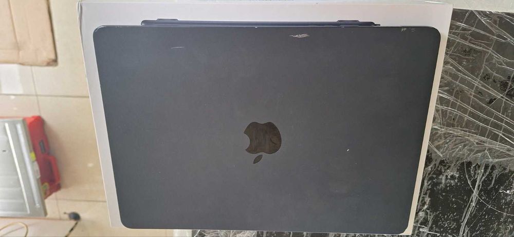 MacBook Air 13.6 A2681  01716-26