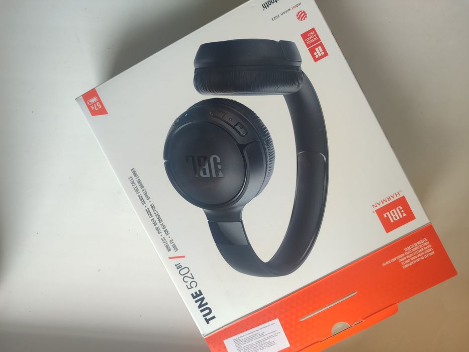 В продаже наушники jbl tume 520bt